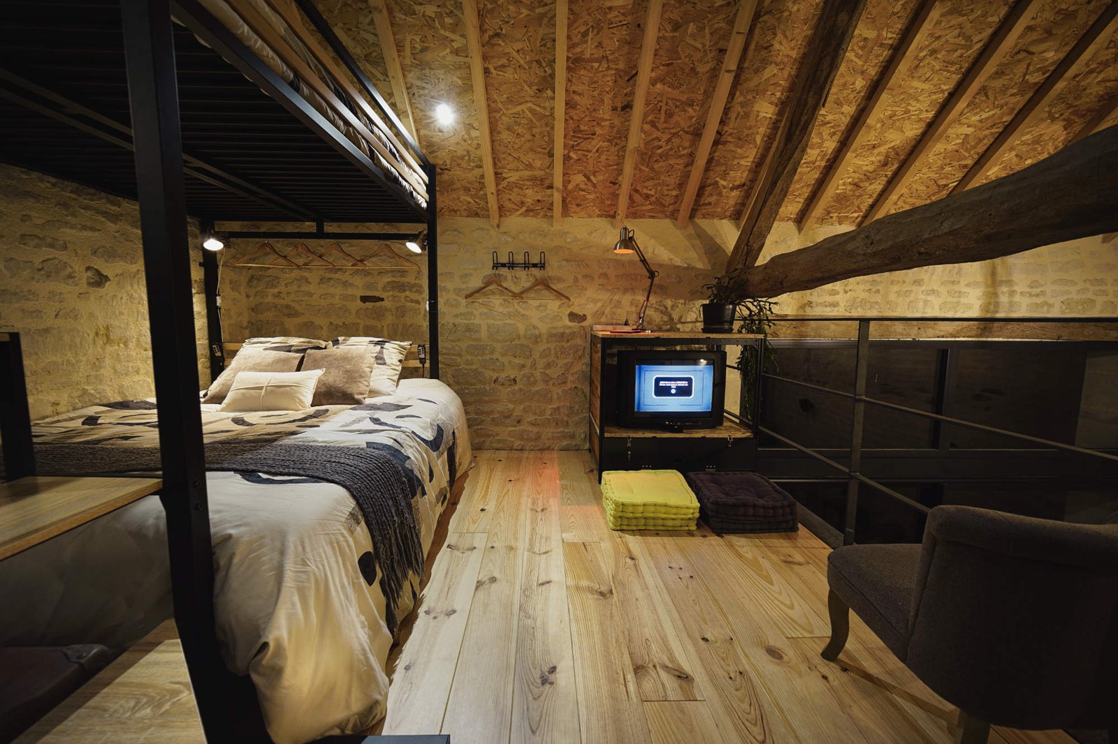 La chambre et ses 2 lits 2 personnes superposés La chambre